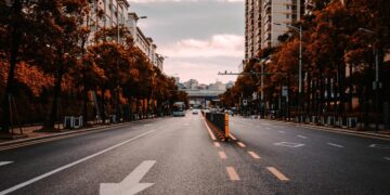 Πώς ενώ τα ασφάλιστρα οχημάτων αυξάνονται, τα έσοδα των εταιρειών μειώνονται