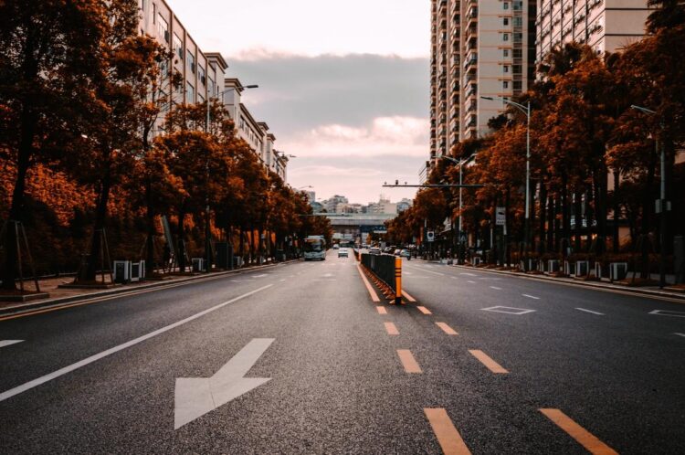 Πώς ενώ τα ασφάλιστρα οχημάτων αυξάνονται, τα έσοδα των εταιρειών μειώνονται