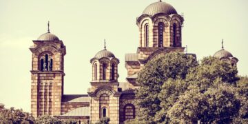 Ιερά Σύνοδος: Προκήρυξη Διαγωνισμού Ασφάλισης 100 Εκκλησιαστικών Ακινήτων   