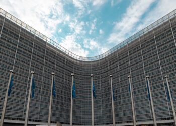 Διεύρυνση του επενδυτικού ορίζοντα των ασφαλιστικών εταιρειών θέλει η Κομισιόν