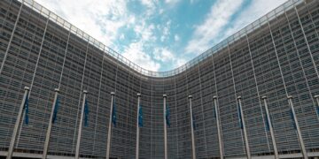 Διεύρυνση του επενδυτικού ορίζοντα των ασφαλιστικών εταιρειών θέλει η Κομισιόν