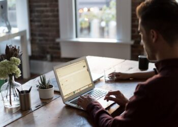 Συνεχίζονται τα δωρεάν webinar για διαμεσολαβητές από το ΕΕΑ & το ΕΙΑΣ