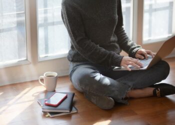 Νέα μέτρα: ΦΕΚ για τις ευπαθείς ομάδες και την τηλεργασία