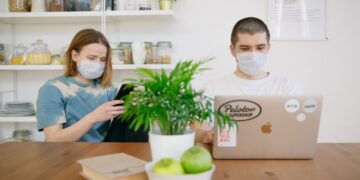 Κορωνοϊός: 372 τα νέα κρούσματα με το 44% να είναι από συγκεκριμένες εστίες