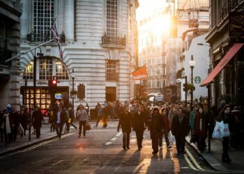 Insurance Europe: 1 στους 2 πολίτες δεν αποταμιεύει για τη σύνταξη