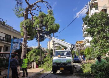 Να αποζημιωθούν όλες οι ζημιές από τον ανεμοστρόβιλο ζητά ο δήμος Ηρακλείου Αττικής