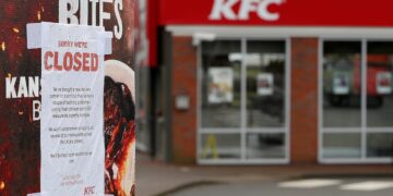 Οι εξελίξεις στη δίκη πιλότο για τον Covid-19 στη Βρετανία