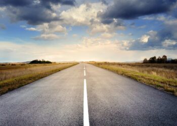 Η πανδημία περιορίζει τις ευκαιρίες και υπονομεύει τον Στόχο 8