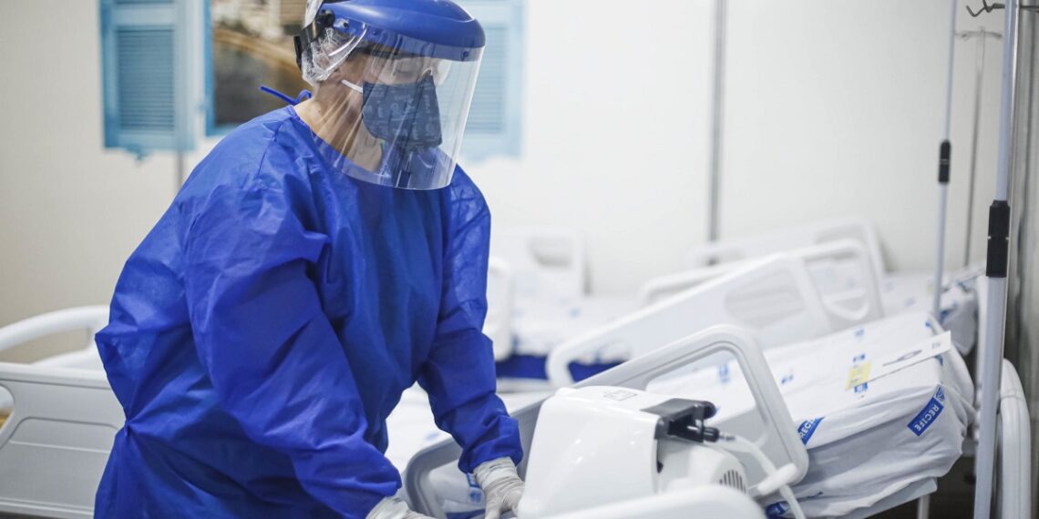 Το 50% των ασθενών Covid-19 που μπαίνει στις ΜΕΘ δεν επιβιώνει