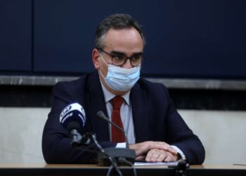 Υφυπουργός Υγείας: Αν χρειαστεί θα επιτάξουμε κι άλλες κλίνες, γιατρούς και ό,τι άλλο χρειαστεί