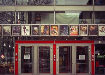 Η βιομηχανία της ψυχαγωγίας και τα συμβόλαια διακοπής εργασιών