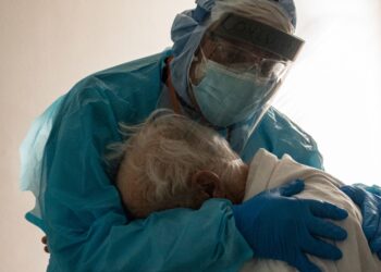 Η μοναχικότητα του κορωνοϊού και η φωτογραφία που έγινε viral