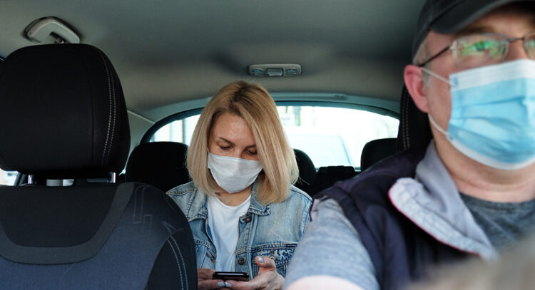 Κορωνοϊός και μετακίνηση: Νέα απόφαση για τον αριθμό των ατόμων που επιτρέπεται σε κάθε όχημα