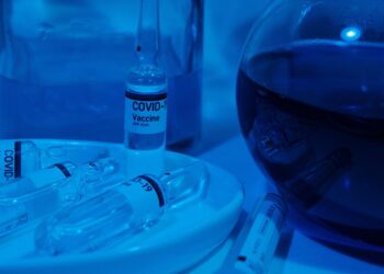 Ο εμβολιασμός των εργαζομένων στο ΕΣΥ παραμένει πρώτη προτεραιότητα