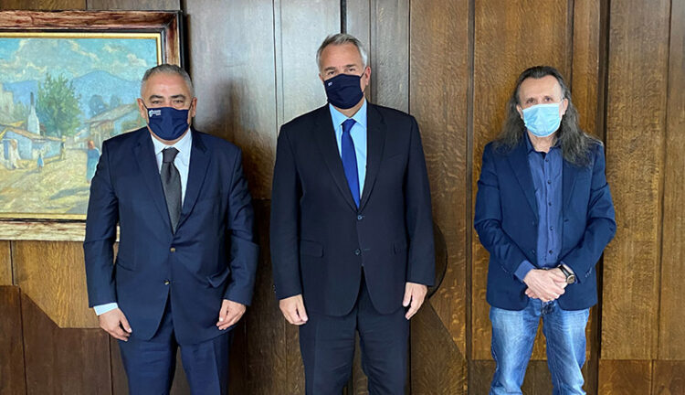 Δέσμευση του Υπ. Εσωτερικών στο ΕΕΑ για παράταση του χρόνου μισθώσεων δημόσιων και δημοτικών κοινόχρηστων χώρων