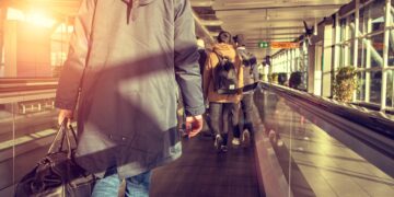 Έρευνα: Χαμηλές πτήσεις και νέα εποχή στον τουρισμό