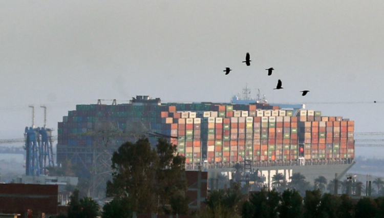 Αποκολλήθηκε εν μέρει το Ever Given