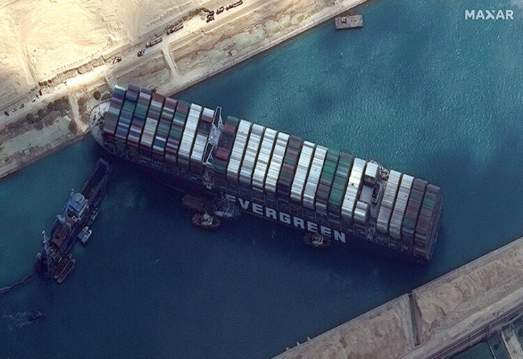 Το Ever Given θα κρατηθεί από τις αρχές της διώρυγας μέχρι να “κλείσουν” οι αποζημιώσεις