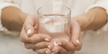 Eurolife Blog: Τι σχέση έχει ένα ποτήρι νερό με την ιδιωτική ασφάλιση υγείας;