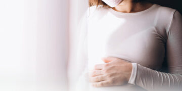 Όλες οι ερωτήσεις που έχει κάθε έγκυος για την πανδημία COVID-19