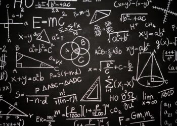 blackboard-inscribed-with-scientific-formulas-calculations