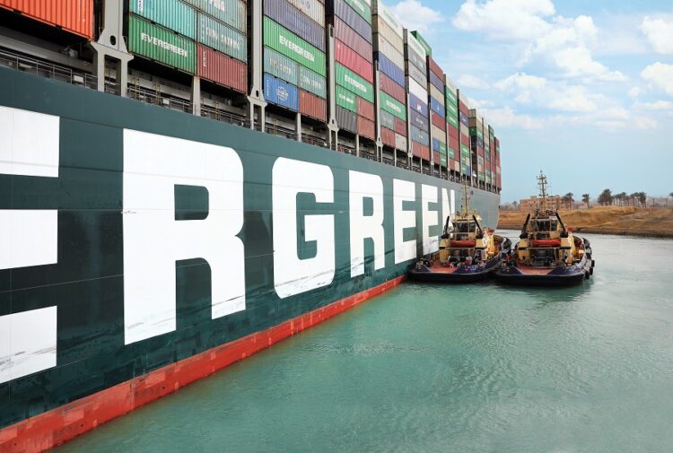 Με “εμπιστευτική” συμφωνία αποζημιώσεων αποχώρησε το Ever Given