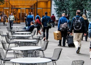 Tαμεία: Στα 38 δισ. ευρώ οι οφειλές εργοδοτών-επαγγελματιών