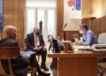Με τον Πρωθυπουργό συναντήθηκε ο πρόεδρος της ΚΕΕΕ Ι. Χατζηθεοδοσίου