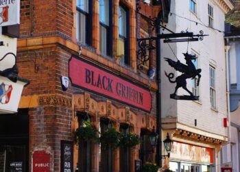 Covid-19: 1,4 δις δολάρια οι αποζημιώσεις στη Βρετανία για διακοπή εργασιών