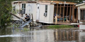 Swiss Re: 30 δις οι ασφαλιστικές απώλειες από τον τυφώνα Ida
