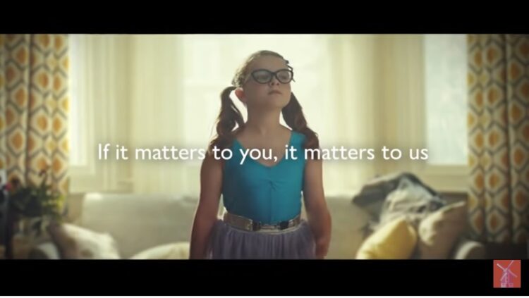 Μία ασφαλιστική διαφήμιση που αξίζει να δείτε (video)