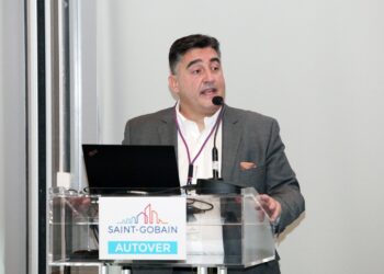 Glassdrive: Στρατηγική συνεχούς ανάπτυξης με επίκεντρο την εκπαίδευση