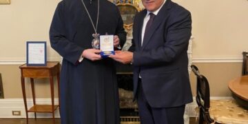 Συνάντηση Γ. Χατζηθεοδοσίου με τον Αρχιεπίσκοπο Αμερικής στη Νέα Υόρκη