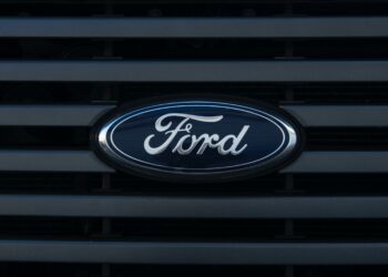 737.000 οχήματα ανακαλεί η Ford στις ΗΠΑ