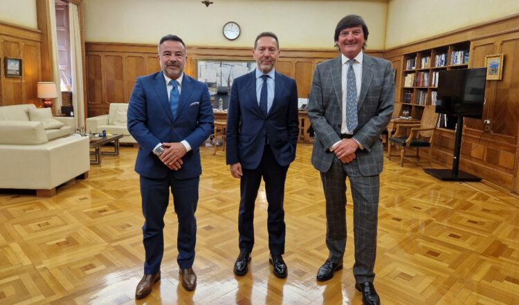 Γ. Στουρνάρας & Γ. Δημητριάδης συναντήθηκαν με τον David Howden