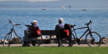 Oι 6 στους 10 θα εμπιστεύονταν την έκδοση της σύνταξής τους σε πιστοποιημένους λογιστές και δικηγόρους