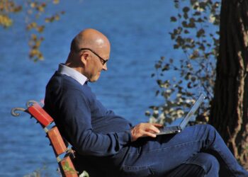 Yπ. Εργασίας: Η επίθεση στις fast track συντάξεις είναι από εκείνους  που χάνουν την πελατεία τους