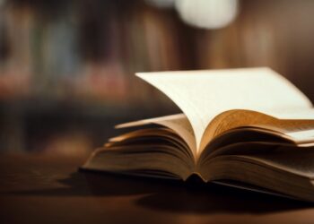 book-library-with-open-textbook