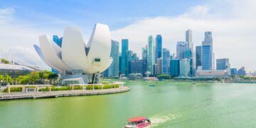 singapore-july-16-2015-view-marina-bay-marina-bay-is-one-most-famous-tourist-attraction-singapore