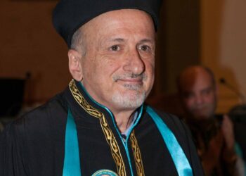 O Κ. Ζοπουνίδης αρχισυντάκτης στο Discover Analytics