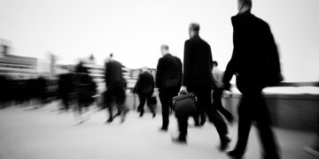 morning-commuters-london