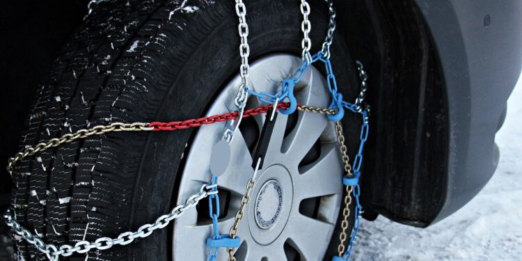 Υποχρεωτικές οι αντιολισθητικές αλυσίδες από τον Οκτώβριο