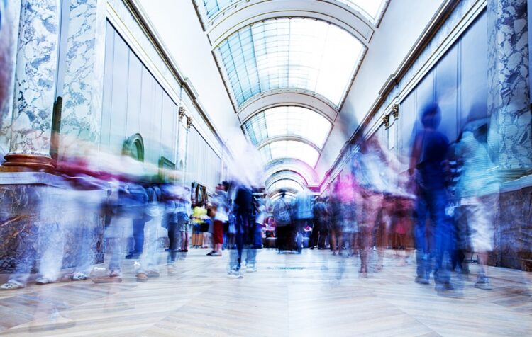 blurred-people-walking