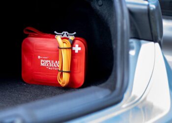 4+1 πράγματα που δεν πρέπει να λείπουν από το αυτοκίνητό μας