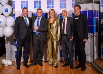 ΠΑΡΟΝ: Βραβεύσεις κορυφαίων συνεργατών