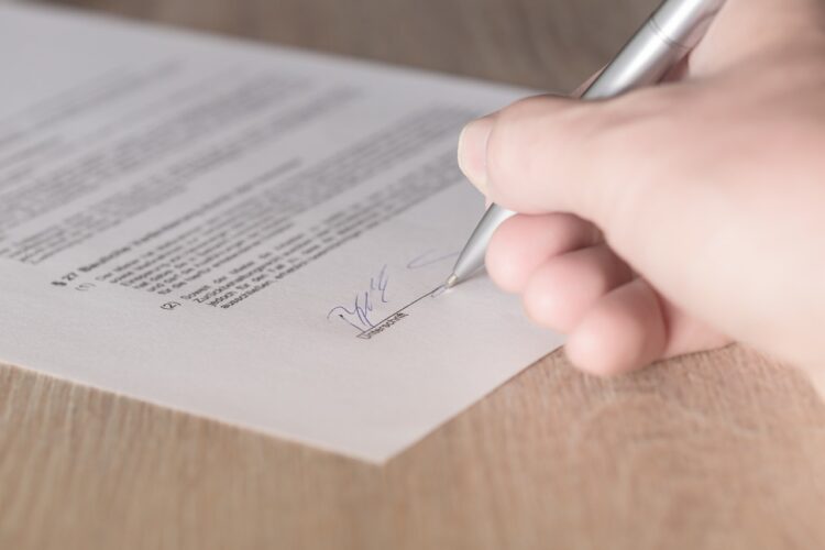ΕΕΑ-ΕΙΑΣ: Τι δείχνει έρευνα για υποχρεωτικότητα ασφαλίσεων στις χώρες της ΕΕ