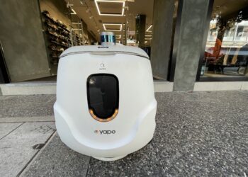 H Anytime πρωτοπορεί και ασφαλίζει τα delivery robots στα Τρίκαλα