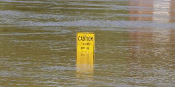 Ζημιές 120 δις. δολ από τυφώνες και πλημμύρες το 2022