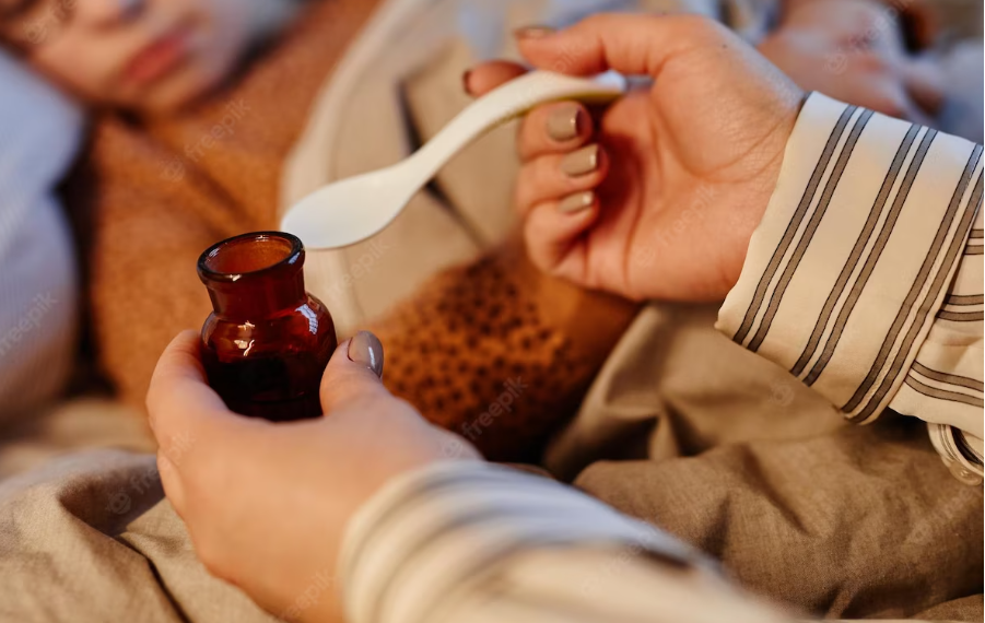 Έρευνα από τον ΠΟΥ για θανάτους παιδιών από αντιβηχικά σιρόπια