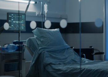 Γιατί “κοκκινίζουν” και φέτος οι ανατιμήσεις στα ασφάλιστρα υγείας